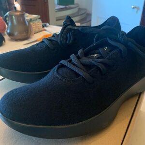 Women’s Allbirds Tread Lighter size 9 wool